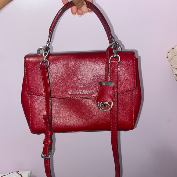 Shiny Red Michael Kors bag - Picture 2 of 7